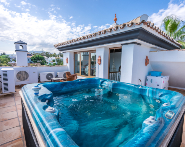 MEGA LUXUSNÍ VILLA-MARBELLA