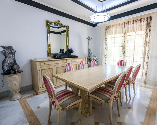 MEGA LUXUSNÍ VILLA-MARBELLA