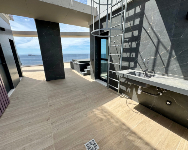MEGA LUXUSNÍ PENTHOUSE V SAKURA TOWER-BENIDORM