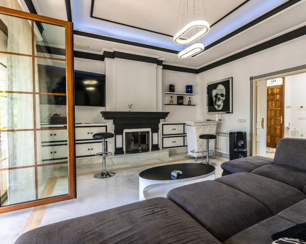 MEGA LUXUSNÍ VILLA-MARBELLA