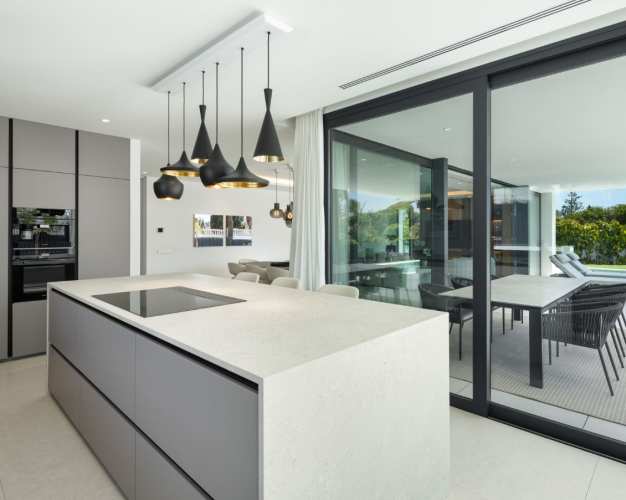 MEGA LUXUSNÍ VILLA-MARBELLA