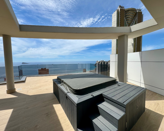 MEGA LUXUSNÍ PENTHOUSE V SAKURA TOWER-BENIDORM