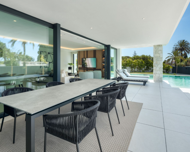 MEGA LUXUSNÍ VILLA-MARBELLA