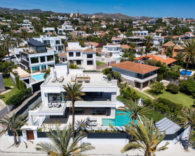MEGA LUXUSNÍ VILLA-MARBELLA