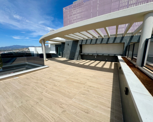 MEGA LUXUSNÍ PENTHOUSE V SAKURA TOWER-BENIDORM