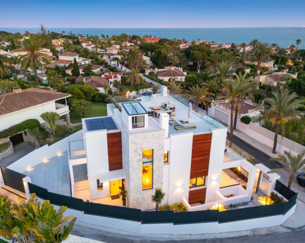 MEGA LUXUSNÍ VILLA-MARBELLA