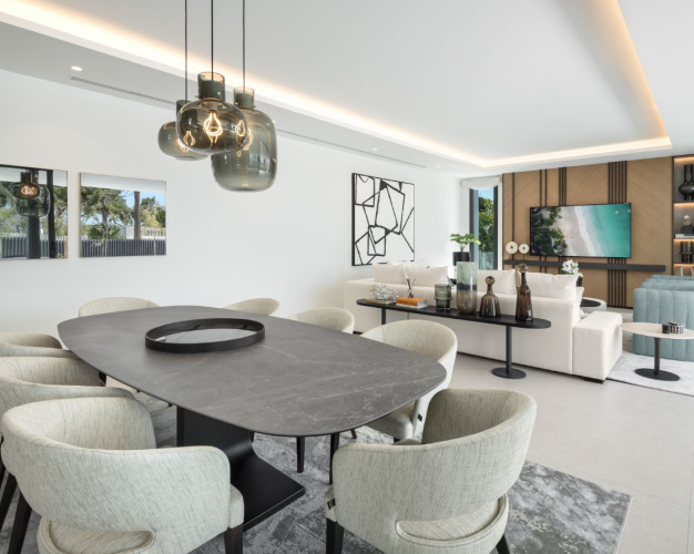 MEGA LUXUSNÍ VILLA-MARBELLA