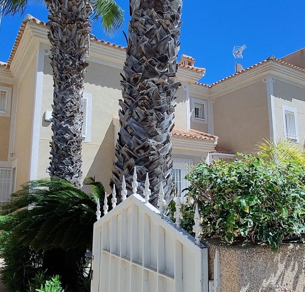 LUXUSNÍ VILLA-VILLAMARTIN,oblast Alicante